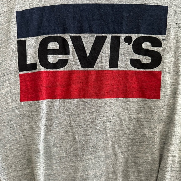 Levi’s tee - Picture 3 of 3